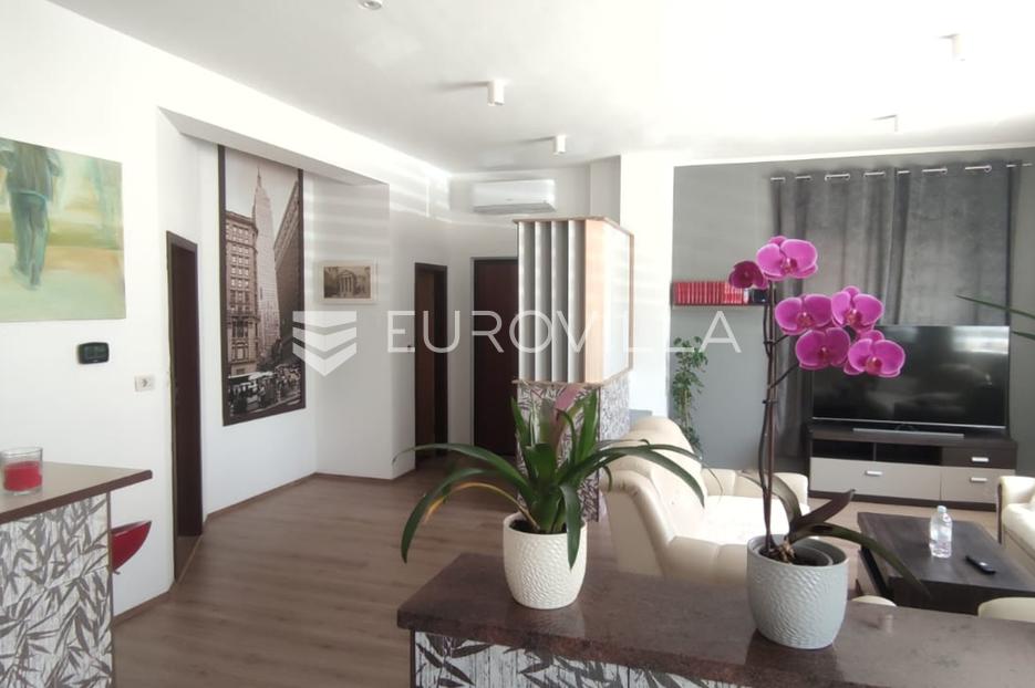 Apartment Zu verkaufen -  Pula