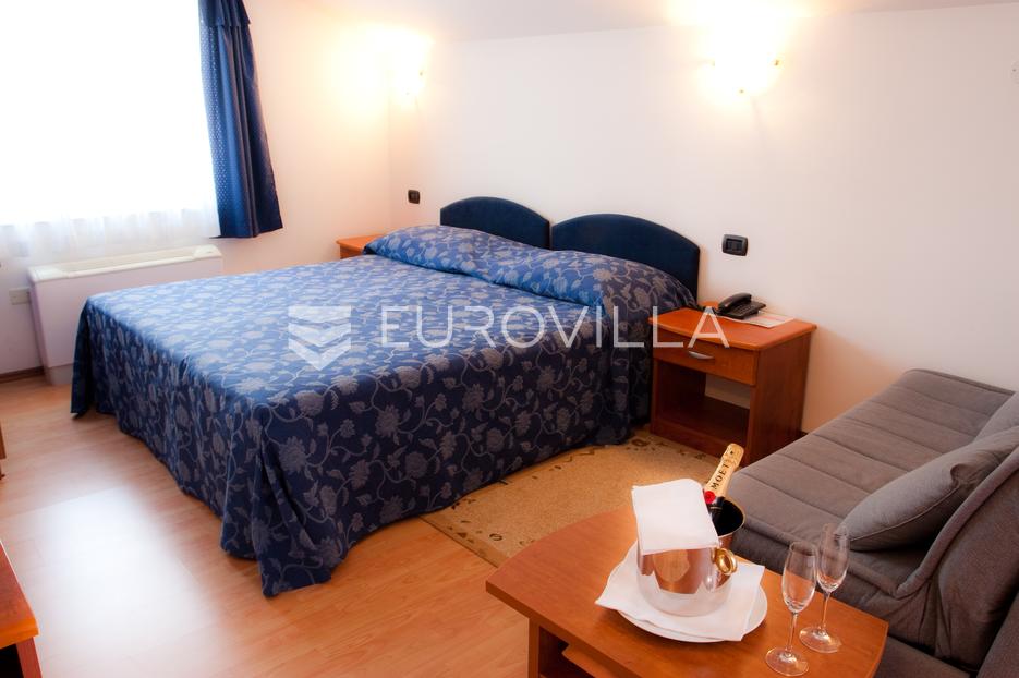 Hotel Na prodaju -  Novigrad