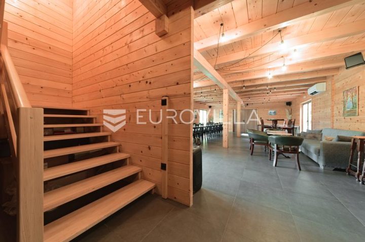 House for sale 600 m² – Batina