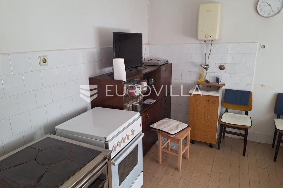 Dom Na predaj -  Karlovac