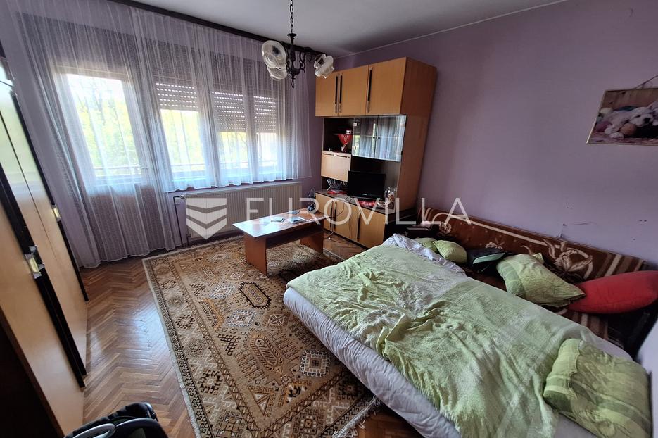 Kuća Na prodaju -  Karlovac - Okolica