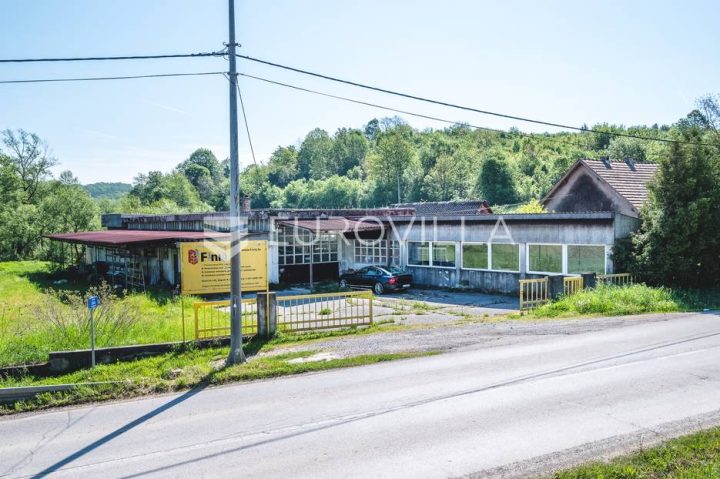 Commerciale in vendita 914 m² – Hrvatska Kostajnica