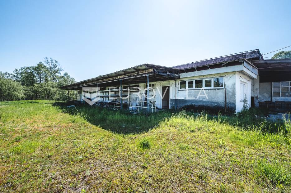 Poslovni prostor Na prodaju -  Hrvatska Kostajnica