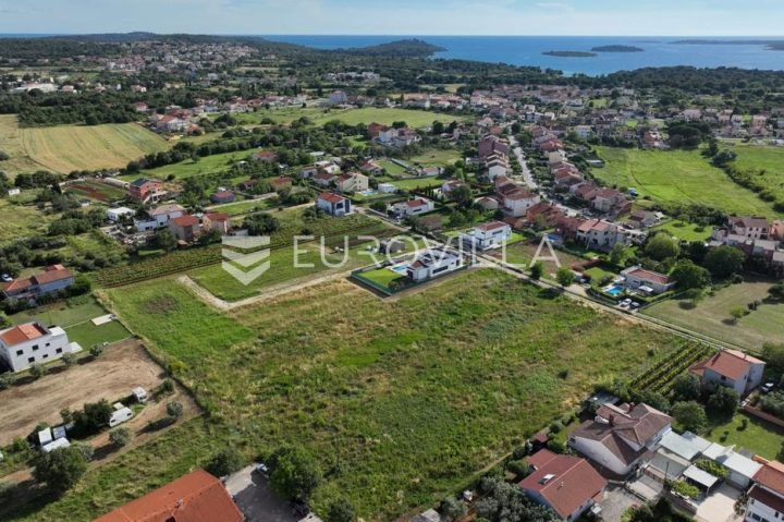 Grundstück zu verkaufen 805 m² – Valbandon