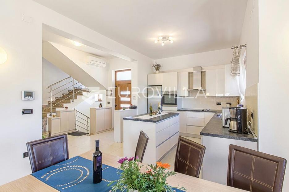 Haus Zu verkaufen - Istarska Ližnjan