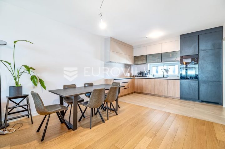 Flat for sale 127 m² – Peščenica