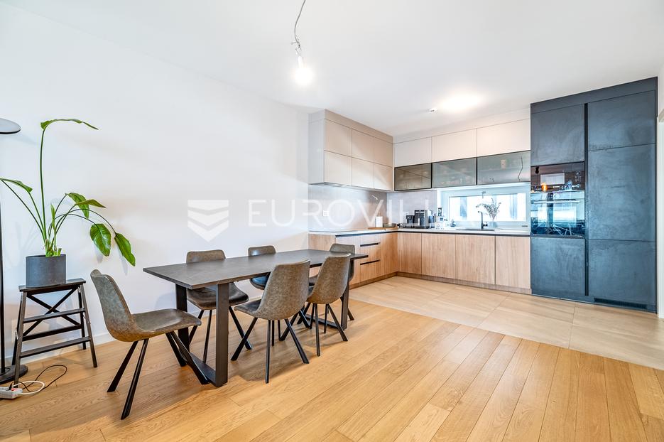 Stan Na prodaju Peščenica