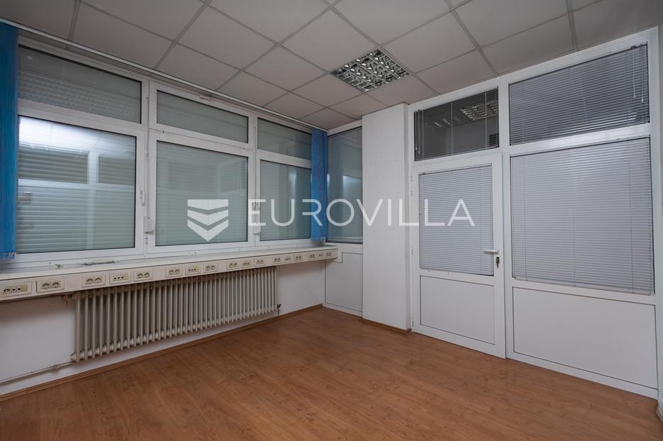 Lokal użytkowy Na sprzedaż -  Rijeka