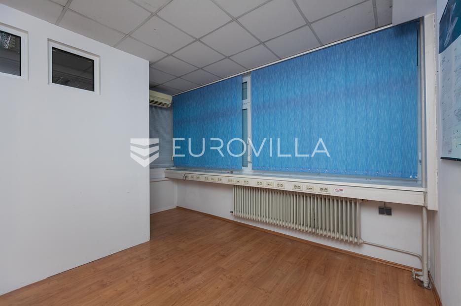 Lokal użytkowy Na sprzedaż -  Rijeka