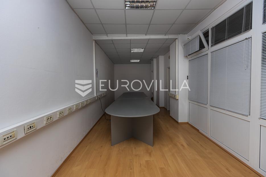 Lokal użytkowy Na sprzedaż -  Rijeka