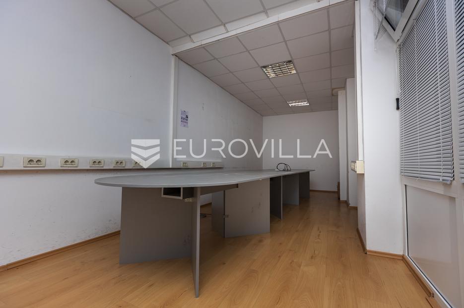 Lokal użytkowy Na sprzedaż -  Rijeka