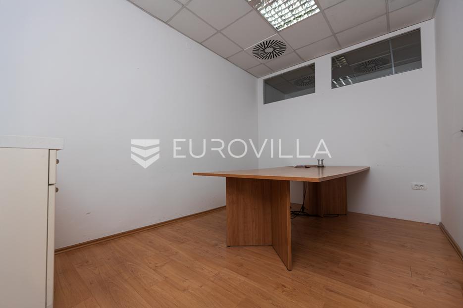 Lokal użytkowy Na sprzedaż -  Rijeka
