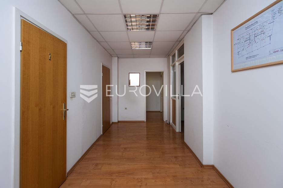 Lokal użytkowy Na sprzedaż -  Rijeka