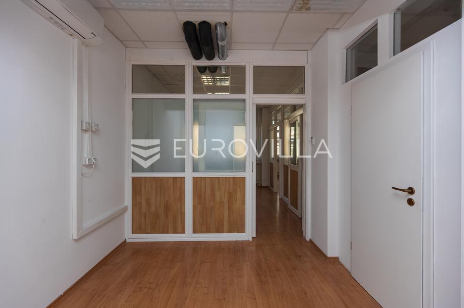 Lokal użytkowy Na sprzedaż -  Rijeka