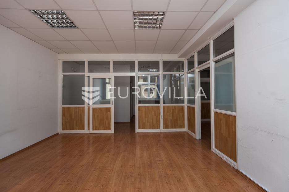 Lokal użytkowy Na sprzedaż -  Rijeka