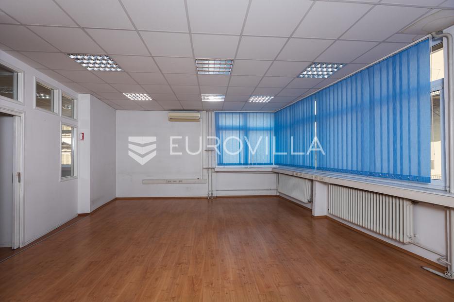 Lokal użytkowy Na sprzedaż -  Rijeka