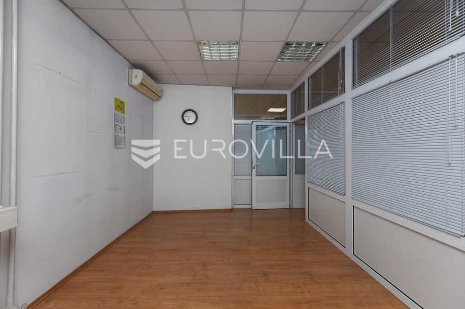 Lokal użytkowy Na sprzedaż -  Rijeka