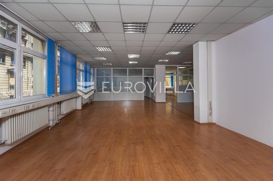 Lokal użytkowy Na sprzedaż -  Rijeka