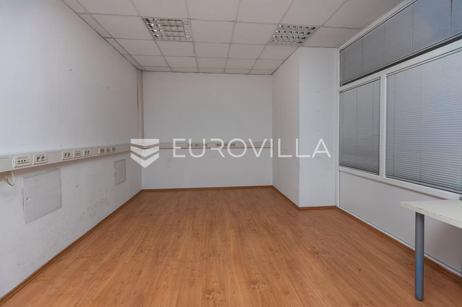 Lokal użytkowy Na sprzedaż -  Rijeka