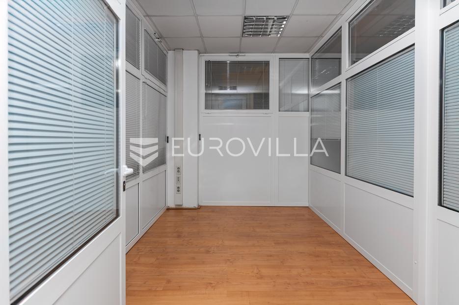 Lokal użytkowy Na sprzedaż -  Rijeka