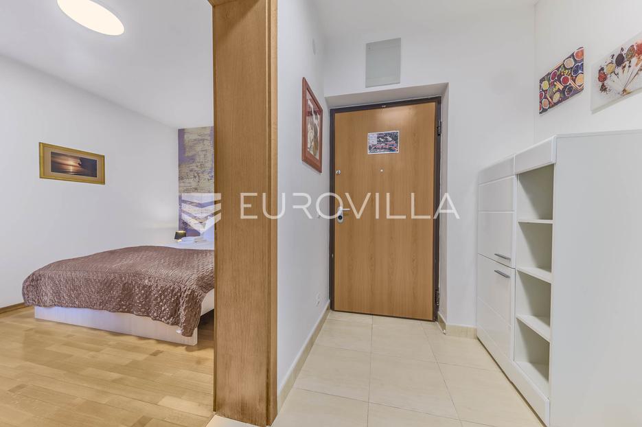 Appartamento In vendita -  Crikvenica