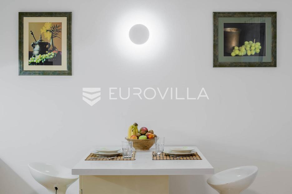 Appartamento In vendita -  Crikvenica