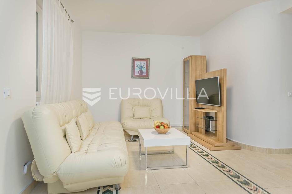 Appartamento In vendita -  Crikvenica