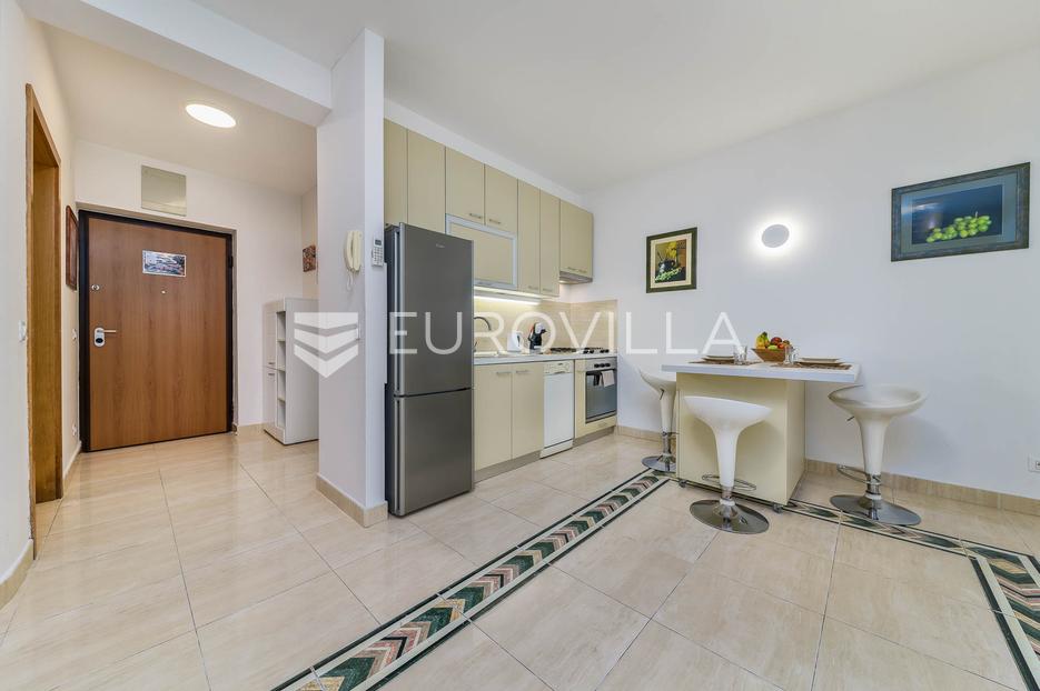 Appartamento In vendita -  Crikvenica