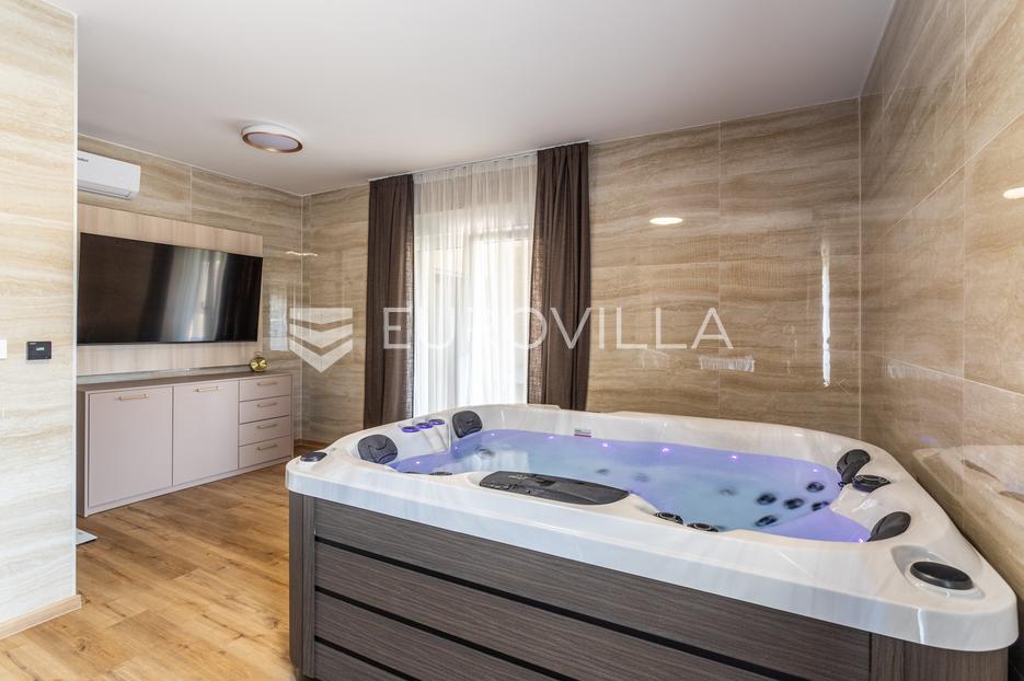 House For sale - Splitsko-dalmatinska Trogir - Okolica
