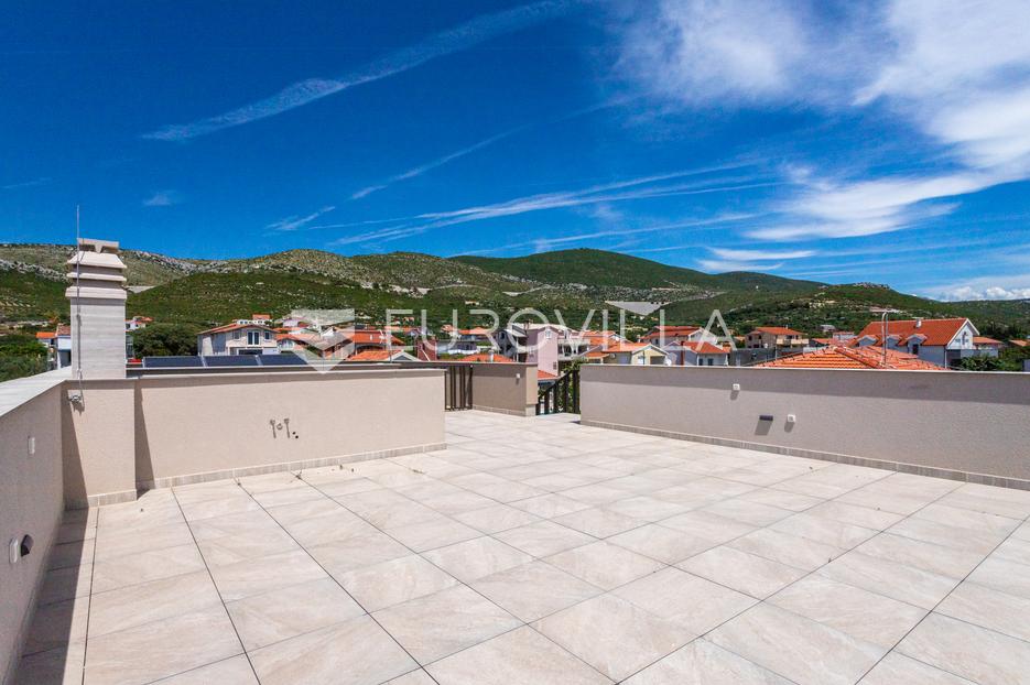 House For sale - Splitsko-dalmatinska Trogir - Okolica
