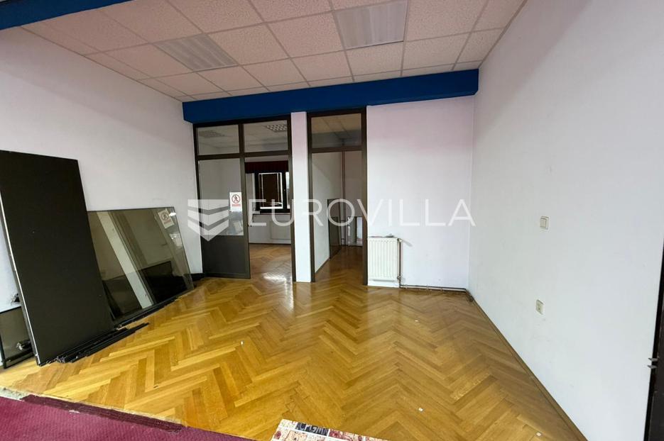 Komerčné Na predaj -  Đakovo