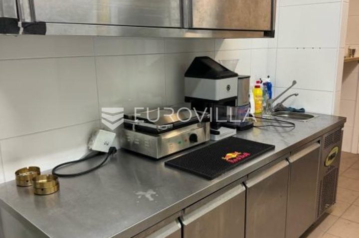 Poslovni prostor Za najam - Ličko-senjska Novalja - foto 2/15
