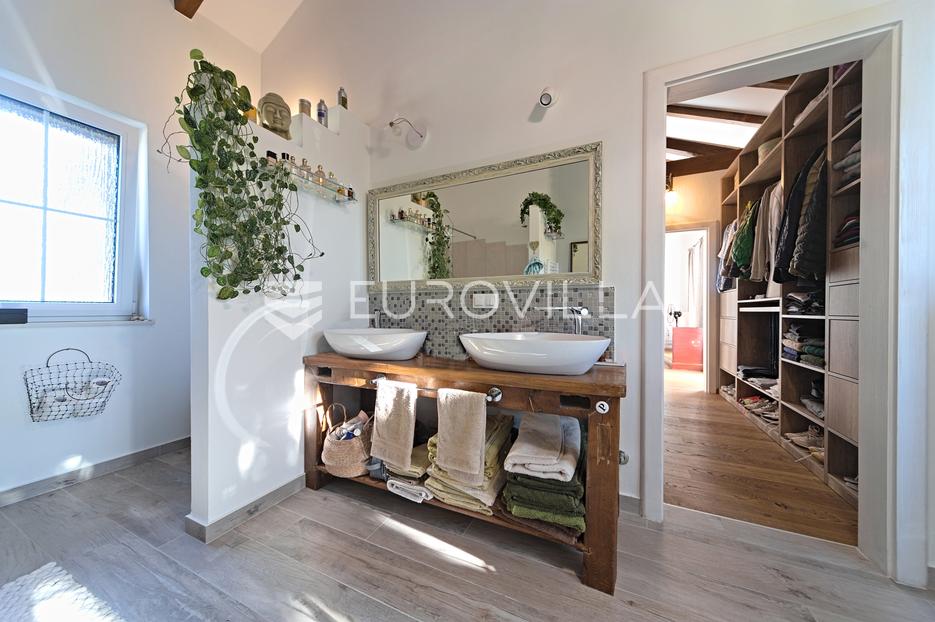 Casa In vendita - Virovitičko-podravska Orahovica
