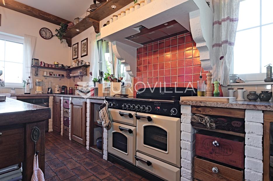 Casa In vendita - Virovitičko-podravska Orahovica