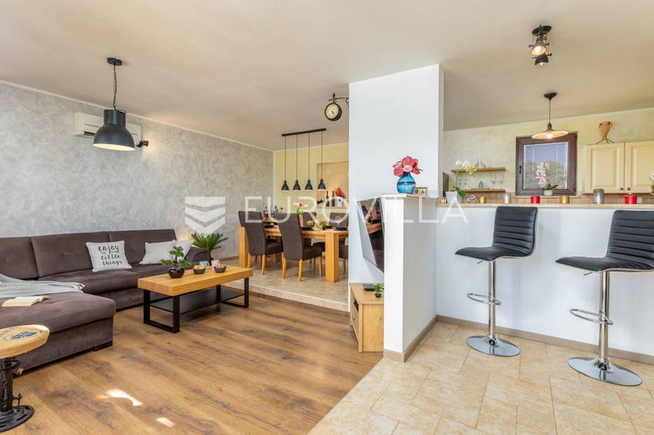 Haus Zu verkaufen - Istarska Ližnjan