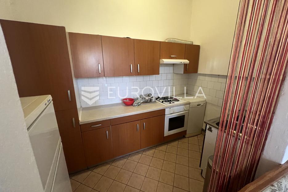 Apartma Na predaj -  Pula