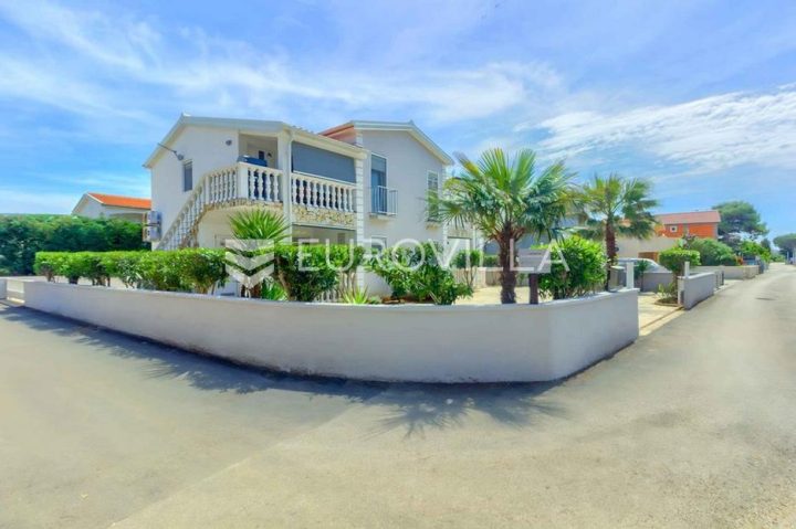 Dom na predaj 200 m² – Vir
