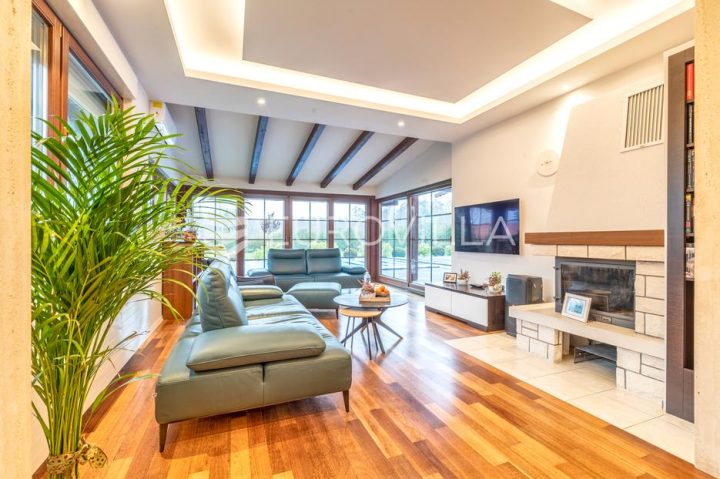 Haus zu verkaufen 400 m² – Perivoj