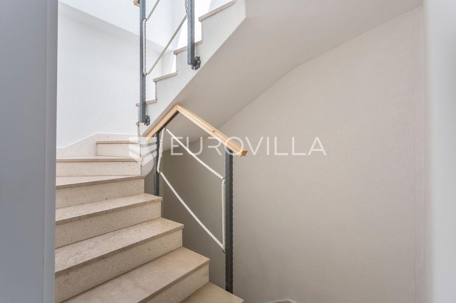 Casa In vendita -  Milna