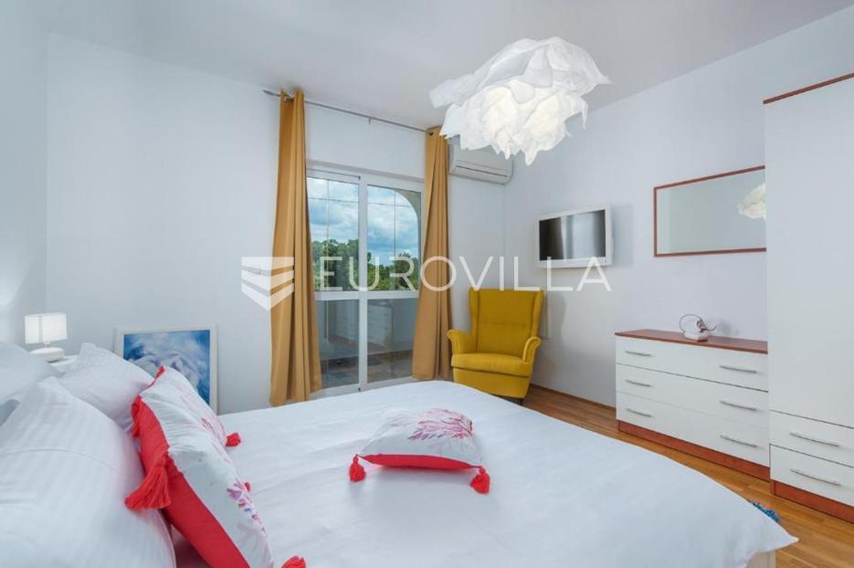 Dom Na predaj -  Sveti Lovreč