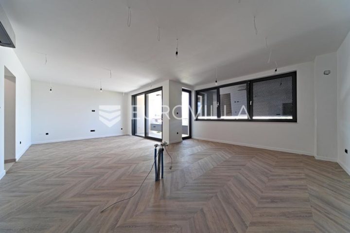 Stan na prodaju 111 m² – Donji Grad