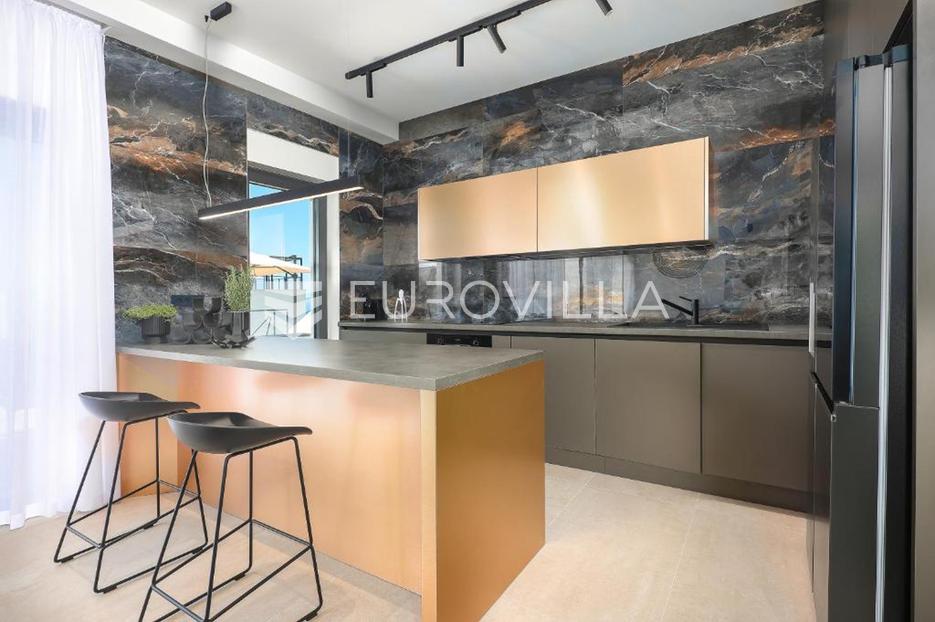 Haus Zu verkaufen -  Novalja