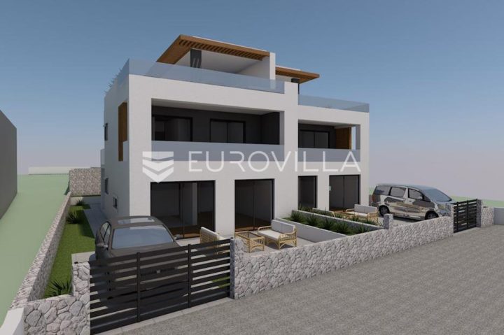 Hiša na predaj 220 m² – Tribunj