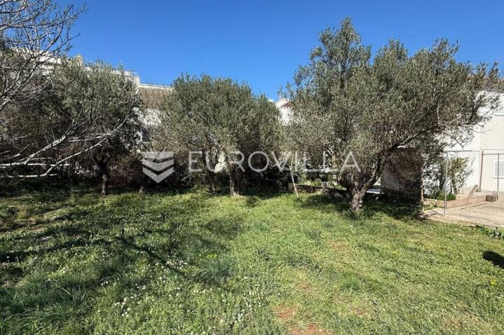 Parcela na predaj 618 m² – Murter
