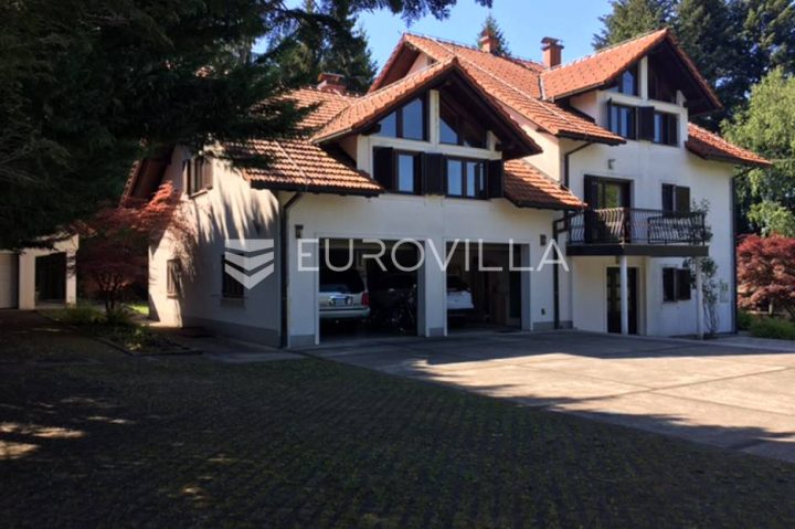 Dům na prodej 600 m² – Rakovica