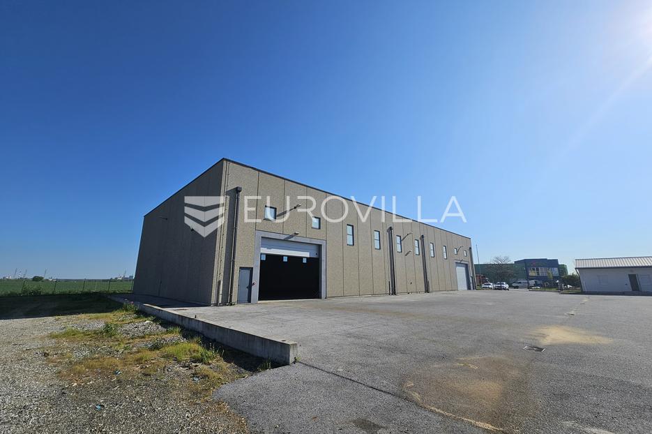 Poslovni prostor Na prodaju -  Osijek - Okolica