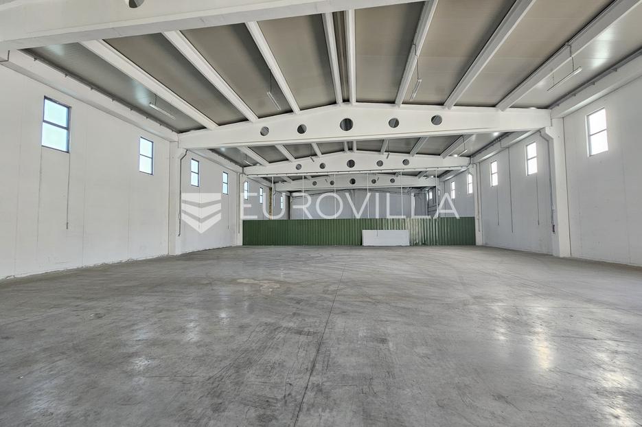 Poslovni prostor Na prodaju -  Osijek - Okolica