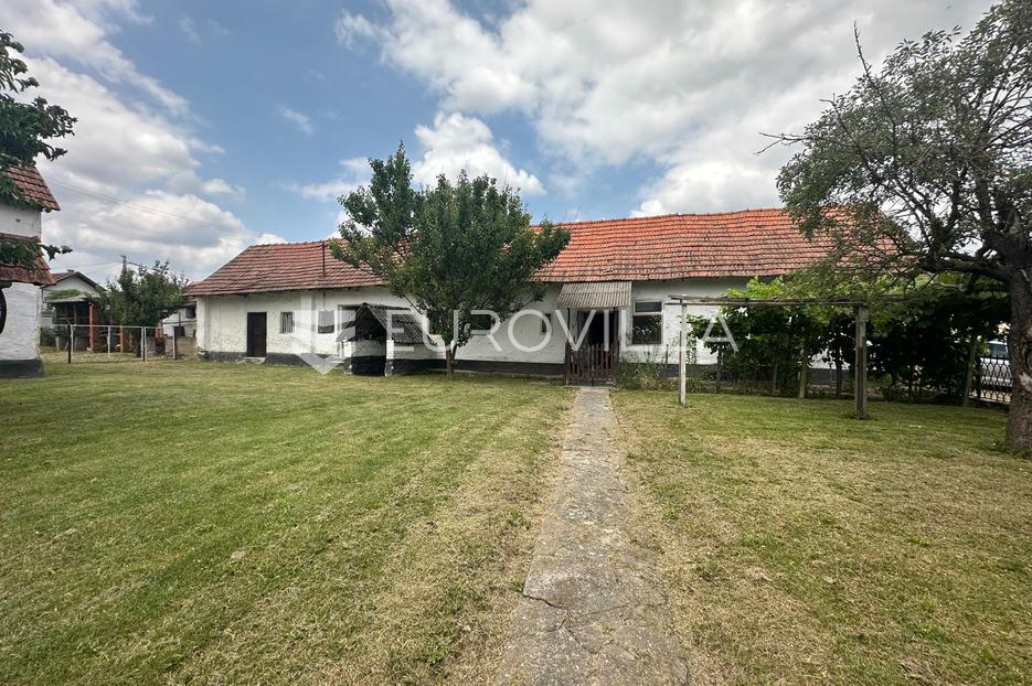 Maison À vendre - Požeško-slavonska Požega - Okolica - foto 1/4