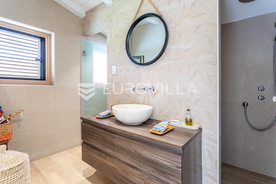 House For sale -  Vis