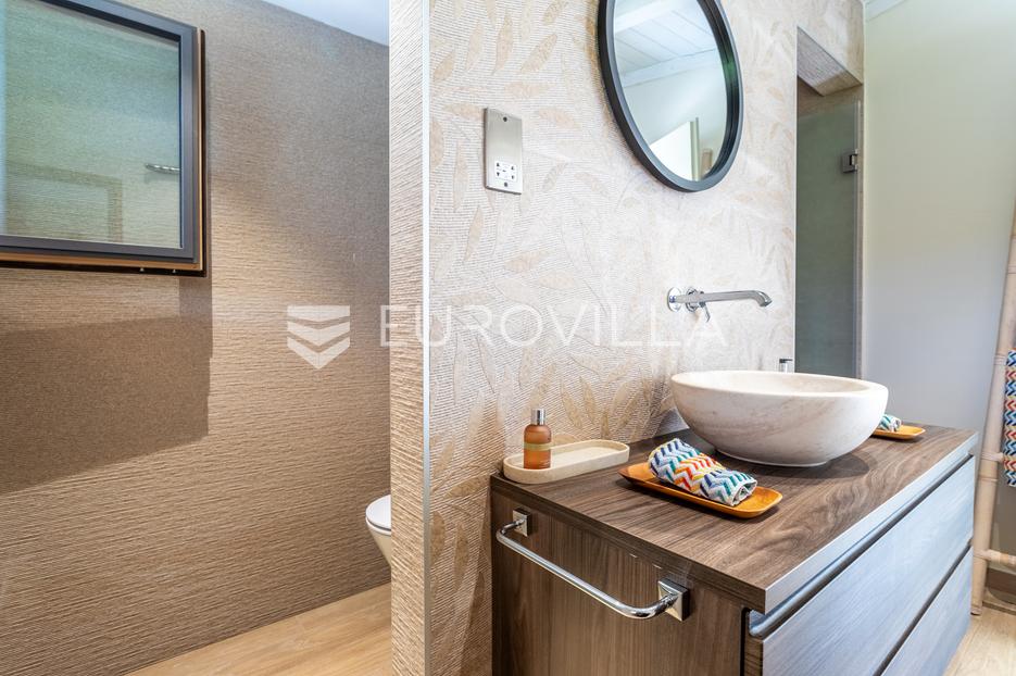 House For sale -  Vis